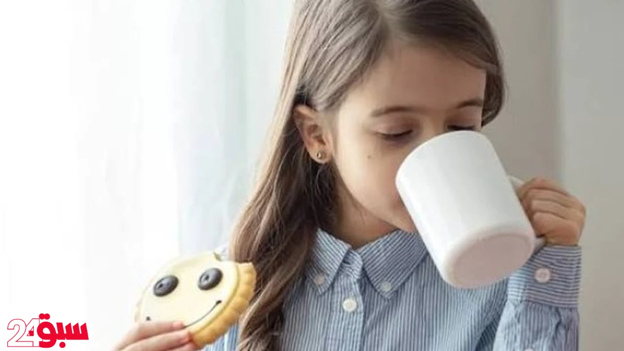 أضرار الشاي والقهوة على الأطفال كارثية.. 7 مخاطر يجب على كل أب معرفتها